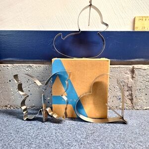 Avon 2008 Figural Pancake Mold Set of 3, Metal,  #F3275751, NWT